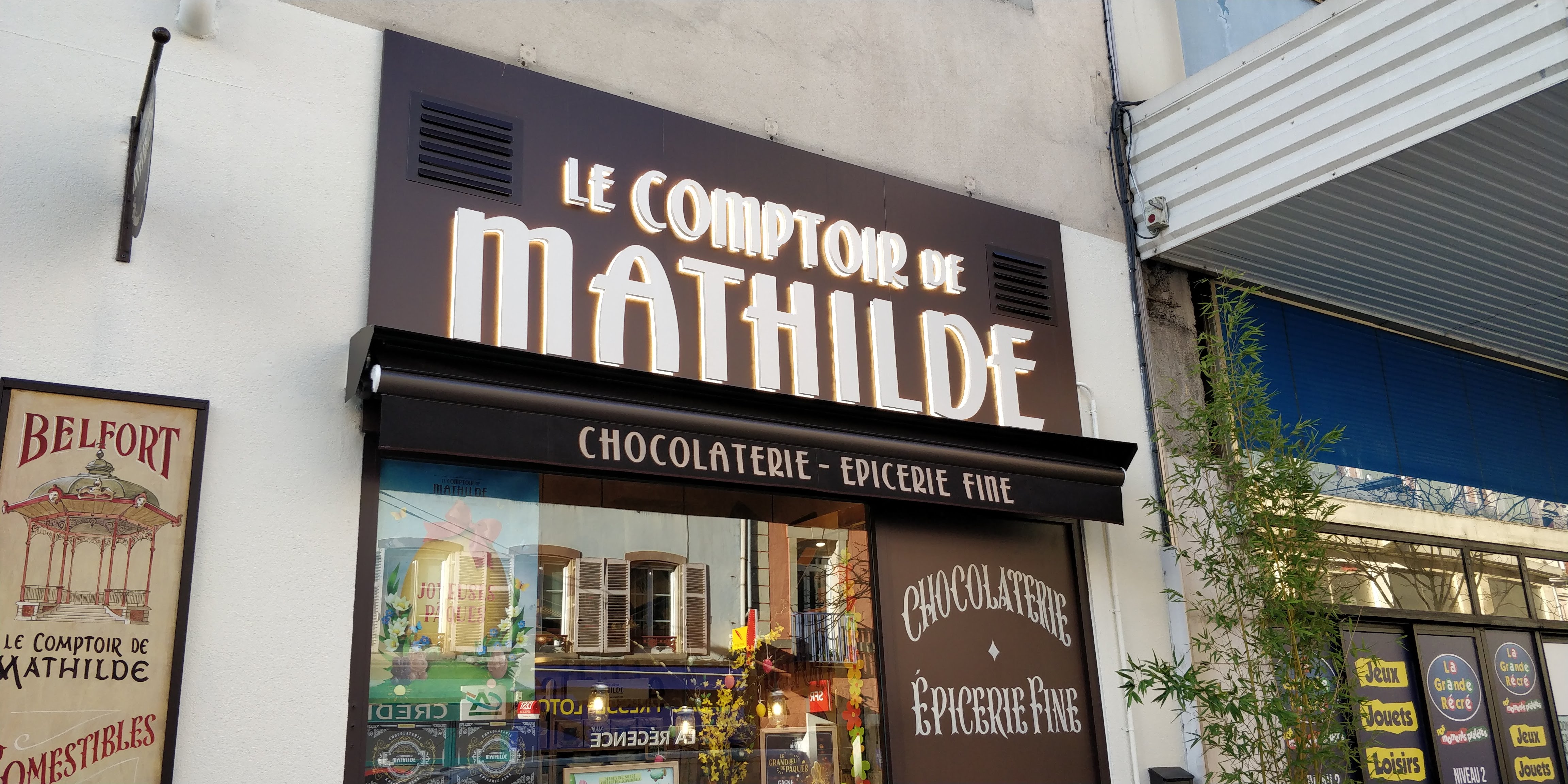 Le Comptoir de Mathilde Claira, Commerce